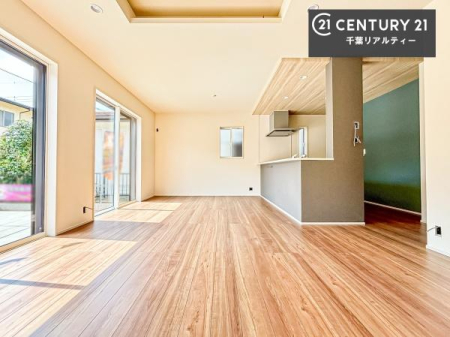 ���r���O �D�����z���܂肪���r���O����ł���ċ��S�n�̗ǂ���Ԃ����o���Ă���܂��I
���났�̎��Ԃ��߂����܂��I