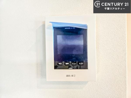 ���̑����� TV���j�^�[�t���C���^�[�z��������A�K��҂��f���Ŋm�F���Ă���Ή��ł��邽�߁A�h�Ɩʂ����S�ł��B���q�l�̂�����Ԏ��ɂ��S�����A���Ƒ��̈��S�E���S�ȕ�炵���T�|�[�g���܂��B