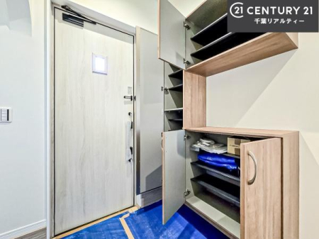 ���� �V���[�Y�{�b�N�X�t���B���ւ��Еt�����|�������₷���ł��I
�X�b�L���������ւŌ˂��J�����u�ԁA�������̂���S�n������Ԃ��o�}���Ă���܂��B