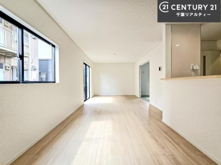 ���r���O �傫�ȑ����炽���Ղ�̗z���������閾�邢���r���O�B�J�����̂��郊�r���O�ŉƑ��c���̂��났�̎��Ԃ��߂����܂��I