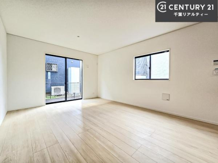 ���r���O �D�����z���܂肪���r���O����ł���ċ��S�n�̗ǂ���Ԃ����o���Ă���܂��I
���났�̎��Ԃ��߂����܂��I