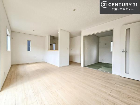 ���r���O �傫�ȑ����炽���Ղ�̗z���������閾�邢���r���O�B�J�����̂��郊�r���O�ŉƑ��c���̂��났�̎��Ԃ��߂����܂��I