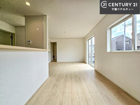 ���r���O �D�����z���܂肪���r���O����ł���ċ��S�n�̗ǂ���Ԃ����o���Ă���܂��I
���났�̎��Ԃ��߂����܂��I