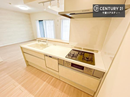 �L�b�`�� ��l�C�̑Ζʎ��V�X�e���L�b�`�����̗p���Ă��܂��I���Ƒ��̃R�~���j�P�[�V���������R�Ƒ�����݌v�ł��B
���q�l�ɂ��ڂ��͂��̂Ŋ������ł��ˁB���[�͂�����܂��I