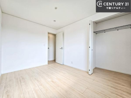 ���r���O�ȊO�̋��� �V���v���Ƀf�U�C������Ă��邽�߁A�Ƌ��I�т܂���I
���C�ɓ���̉Ƌ��u���Ă��낰���Ԃ���邱�Ƃ��ł��܂��B