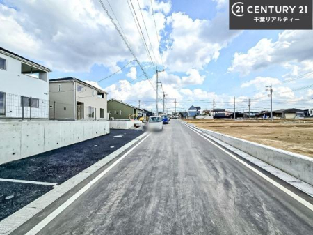 �O�ʓ��H�܂ތ��n�ʐ^ ���ӊ���A���q�l�̂���]�ɍ������������ꏏ�ɂ��ē���v���܂��B�Z��[���A�h�o�C�U�[�ɂ�邲���k������܂��B���Ђ͂��₢���킹�ɑ��Ή����܂��I���҂������܂���I