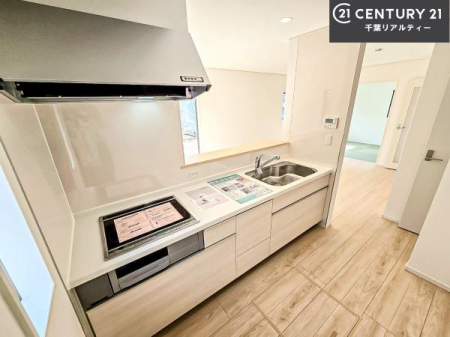 �L�b�`�� ��Ƃ肠�钲���X�y�[�X�ō�Ƃ����₷�����K�ȃL�b�`���ł��I
���q�l�ƈꏏ�ɂ��َq������y���߂�L�X�X�y�[�X�ł��B�y�����������ԂɂȂ肻���ł��ˁI