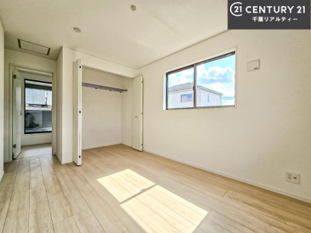 ���r���O�ȊO�̋��� �V���v���Ƀf�U�C������Ă��邽�߁A�Ƌ��I�т܂���I
���C�ɓ���̉Ƌ��u���Ă��낰���Ԃ���邱�Ƃ��ł��܂��B