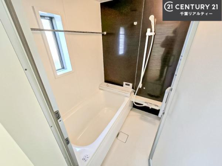 ���� �������������l�̕��͋C�̃o�X���[���́A�����o�Ă��ăo�X�^�C�����[���I
���d���撣���Ă��邲�J���ɂ��D�݂̓����̓����܂����āA�y����ł݂Ă͂������ł��傤���H