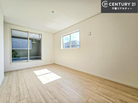 �m�� 2�ʍ̌����m�ۂ������邢�����́A���ʂ����ǂ��A���邭��ϋ��S�n�̗ǂ���ԂƂȂ��Ă���܂��B�����b�N�X���ĉ߂�����S�n�̗ǂ��������ł��I