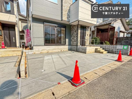 ���ԏ� ���ԃX�y�[�X��2�䕪����܂��I�Z�J���h�J�[�͂������A�o�C�N�⎩�]�ԂȂǂ��u���ꏊ�ɍ���܂���B