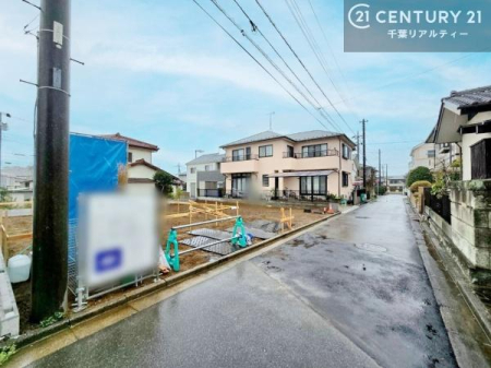 �O�ʓ��H�܂ތ��n�ʐ^ �S�䂭�܂Ō��n����������������悤�A�����ē��̂��p�ӂ������Ă���܂��B���C�y�ɂ��₢���킹�̏�A���z�̕�炵�ւ̈�������i�߂��������I