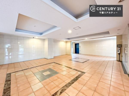 �G���g�����X ��؂Ȃ��q�l�����o�}������G���g�����X�B����]�̕����܂Ƃ߂Ă��ē��B
���₢���킹�ɑ��Ή����܂��I