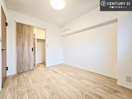 �m�� �V���v���Ƀf�U�C������Ă��邽�߁A�Ƌ��I�т܂���I
���C�ɓ���̉Ƌ��u���Ă��낰���Ԃ���邱�Ƃ��ł��܂��B