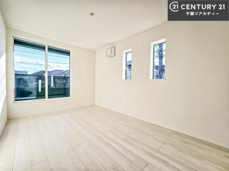 �m�� �o���R�j�[�ɖʂ��Ă���m���ł��B���邭�����肪����A���C����������ł��܂��I���N���āA�O�ɏo�Ĕw�L�т����[�ċz�����ǂ������}������邱�Ƃ��ł��܂��B