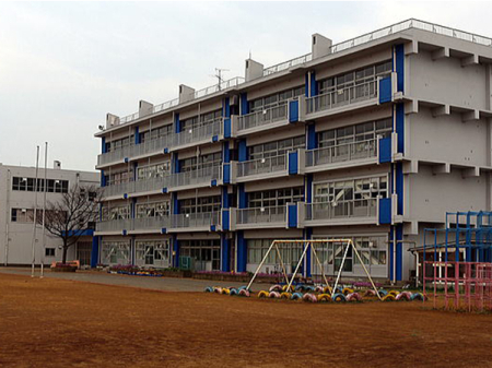 ���ӊ� �y���w�Z�z��t�s�����F��l���w�Z�F200m