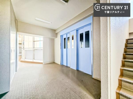 ���̑����p�� �G���x�[�^�[������A���K�ŃX���[�Y�Ȉړ��������B
���������A��₨���̓����A�X�g���X�Ȃ��������֌������܂��B