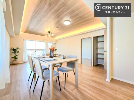 ���r���O �D�����z���܂肪���r���O����ł���ċ��S�n�̗ǂ���Ԃ����o���Ă���܂��I
���났�̎��Ԃ��߂����܂��I