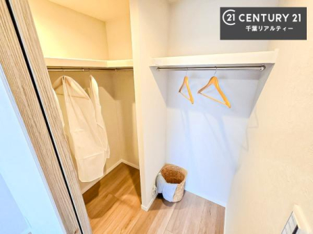 ���[ �E�H�[�N�C���N���[�[�b�g�t���ł��B��������̂��m���Ȃǂ����[���Ă��������ł��ˁI���ɂ���@�������ȂǋG�ߕ��̑傫�ȉƓd�����[�ł��܂��I