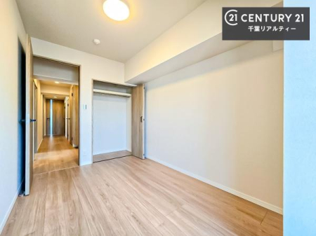 �q������ ���[�X�y�[�X�����Ă��܂��I�������X�b�L�����ڂ��鎖���ł��܂��ˁB
�Ƌ��I�΂Ȃ��V���v���ȃf�U�C���ׁ̈A�Ƌ��I�΂����C�ɓ���̋�ԍ�肪�ł������ł��ˁB