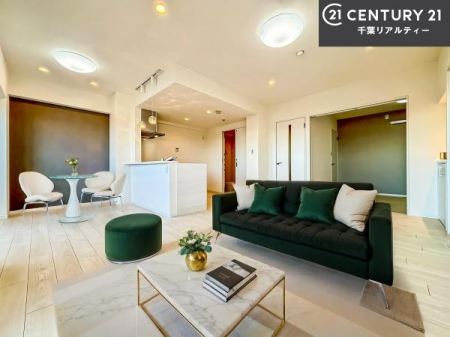 ���r���O �Ƌ��CG�p�[�X�ł��B�J�����̂���L�XLDK�I�\�t�@�[��_�C�j���O�e�[�u����u���Ă������ɂȂ�Ȃ��̂ŉ��K�ɉ߂����܂��I�R�~���j�P�[�V���������₷�����r���O�ł��I