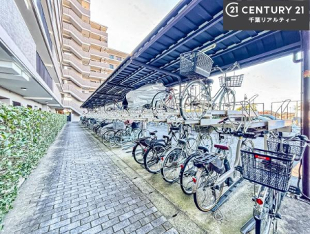 ���̑����p�� ���p�����E���]�Ԓu����ł��B
���]�Ԃ�����΍s���͈͂��L���肨�o�����֗��ł��I�󂫏󋵂Ɋւ��Ă͂��C�y�ɂ��₢���킹���������I