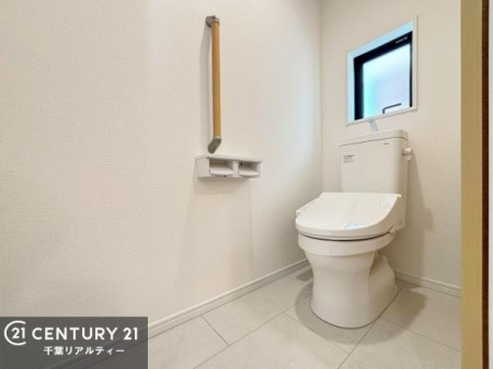 �g�C�� �������֍��ɂ��A�~��͕֍����g�����ł���̂ŗ₽���֍��ɍ��炸�ɍςފ������d�l�ł��I
