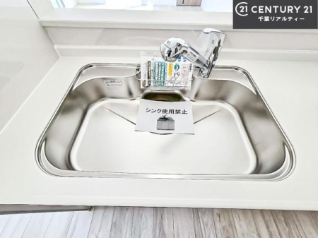 �L�b�`�� ���C�h�ȃV���N�ł��ˁI�������˂ɂ������������₷���Ǝ����y�X�d�l�̃V�X�e���L�b�`���ł��I
�f�U�C�����Ƌ@�\�������˂��L�b�`���Ő�����������܂��ˁI