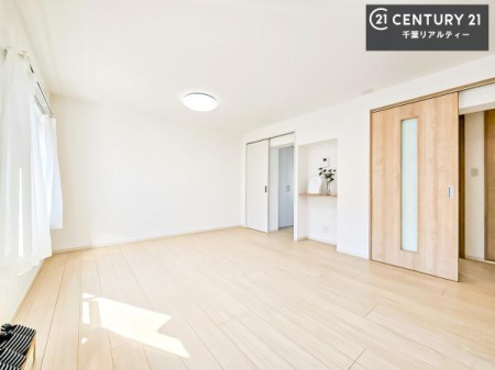 ���r���O �J�����̂���L�XLDK�I�\�t�@�[��_�C�j���O�e�[�u����u���Ă������ɂȂ�Ȃ��̂ŉ��K�ɉ߂����܂��I�R�~���j�P�[�V���������₷�����r���O�ł��I