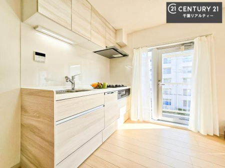 �L�b�`�� ���邢���Ɗ��C��t���̃L�b�`���Ȃ̂ň��S���ăK�X���g�p�ł��܂��I
���ȏL�����ǂ��o���Ă���ĉq���I�ȃL�b�`�����ۂĂ܂��ˁI
