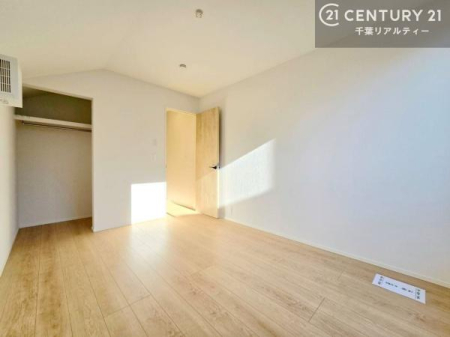 ���r���O�ȊO�̋��� ���[�X�y�[�X�����Ă��܂��I�������X�b�L�����ڂ��鎖���ł��܂��ˁB
�Ƌ��I�΂Ȃ��V���v���ȃf�U�C���ׁ̈A�Ƌ��I�΂����C�ɓ���̋�ԍ�肪�ł������ł��ˁB