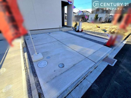 ���ԏ� ���ԃX�y�[�X��2�䕪����܂��I�Z�J���h�J�[�͂������A�o�C�N�⎩�]�ԂȂǂ��u���ꏊ�ɍ���܂���B