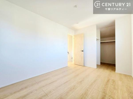 �m�� �S�����Ɏ��[�X�y�[�X����������m�ۂ����A�g������̗ǂ��Z�܂��B�e���������ƂɈߗނ���p�i����������Ɛ����ł��邽�߁A��������}������������Ԃ�ۂĂ܂��B