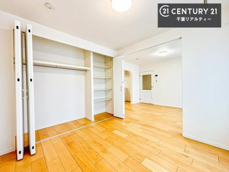 ���r���O�ȊO�̋��� ���[�X�y�[�X�����Ă��܂��I�������X�b�L�����ڂ��鎖���ł��܂��ˁB
�Ƌ��I�΂Ȃ��V���v���ȃf�U�C���ׁ̈A�Ƌ��I�΂����C�ɓ���̋�ԍ�肪�ł������ł��ˁB