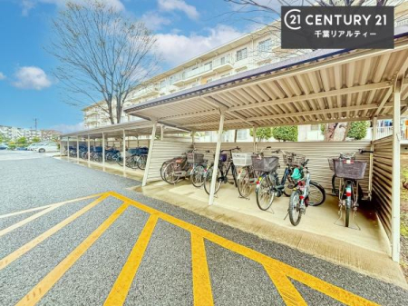 ���̑����p�� ���֏ꊮ���ŁA���q���܂̎��]�Ԃ�ʋΗp�̎��]�Ԃ����S���Ēu���܂��B���Ƒ��ɂ����ꂵ���֗��Ȑݔ��ł��B
�󂫏󋵂����C�y�ɂ��₢���킹���������B