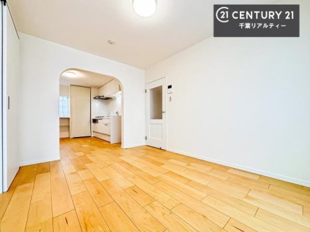 ���r���O �S�n�ǂ����r���O�͉Ƒ������R�ƏW�܂�܂��B�Ƒ��c�R�̎��Ԃ����������ł��B���Ƒ��ƁA����w�[���������Ԃ��߂��������ł��ˁB