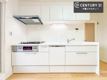 �L�b�`�� ���[�͂̍����V�X�e���L�b�`���ŁA��������H�����������Еt���A�L�X�Ƃ�����Ԃŉ��K�ɗ������y���߂܂��B