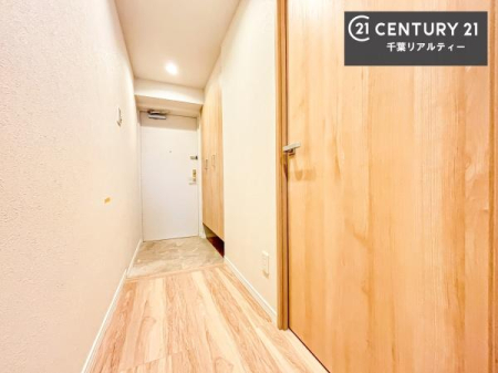 ���� �V���[�Y�{�b�N�X�t���B���ւ��Еt�����|�������₷���ł��I
�X�b�L���������ւŌ˂��J�����u�ԁA�������̂���S�n������Ԃ��o�}���Ă���܂��B