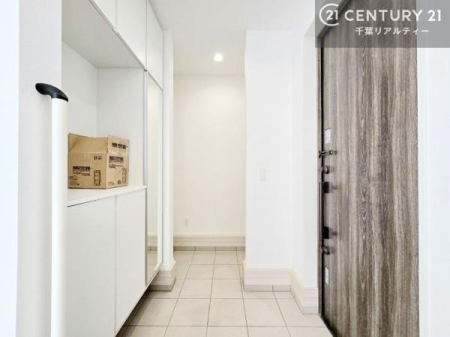 ���� �V���[�Y�{�b�N�X�t���B���ւ��Еt�����|�������₷���ł��I
�X�b�L���������ւŌ˂��J�����u�ԁA�������̂���S�n������Ԃ��o�}���Ă���܂��B