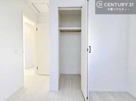 �m�� �S�����Ɏ��[�X�y�[�X����������m�ۂ����A�g������̗ǂ��Z�܂��B�e���������ƂɈߗނ���p�i����������Ɛ����ł��邽�߁A��������}������������Ԃ�ۂĂ܂��B