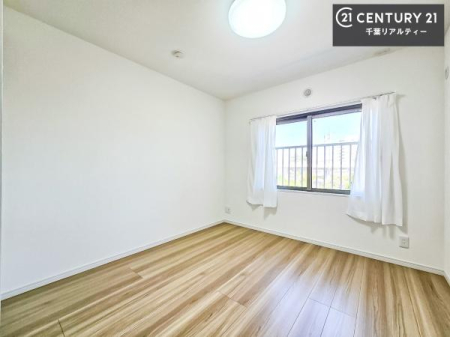 �m�� �V���v���Ƀf�U�C������Ă��邽�߁A�Ƌ��I�т܂���I
���C�ɓ���̉Ƌ��u���Ă��낰���Ԃ���邱�Ƃ��ł��܂��B