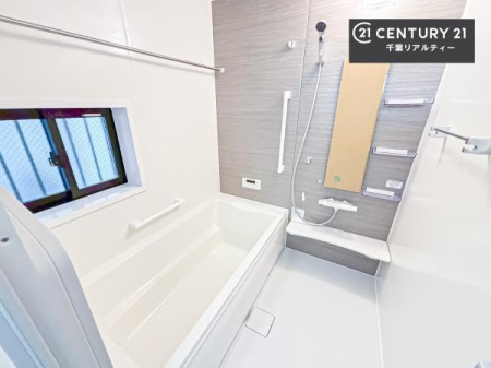 ���� �L�X�o�X�ň���̔������t���b�V���B�����L�΂���̂ŁA�����ɂ��������ƐZ����܂��ˁI�����̃o�X�^�C�����y���݂ɂȂ�܂��B