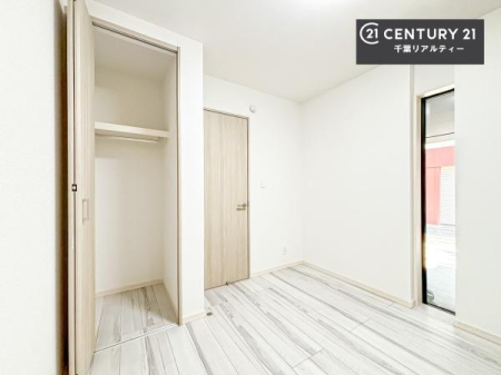 �m�� �V���v���Ƀf�U�C������Ă��邽�߁A�Ƌ��I�т܂���I
���C�ɓ���̉Ƌ��u���Ă��낰���Ԃ���邱�Ƃ��ł��܂��B