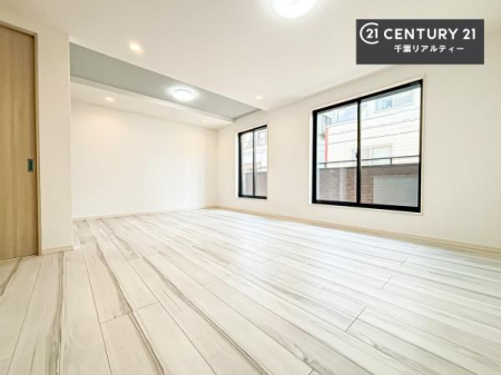 �Q�� �V���v���Ƀf�U�C������Ă��邽�߁A�Ƌ��I�т܂���I
���C�ɓ���̉Ƌ��u���Ă��낰���Ԃ���邱�Ƃ��ł��܂��B