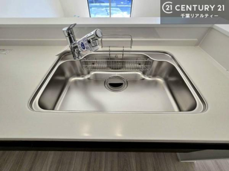 �L�b�`�� ���C�h�ȃV���N�ł��ˁI�������˂ɂ������������₷���Ǝ����y�X�d�l�̃V�X�e���L�b�`���ł��I
�f�U�C�����Ƌ@�\�������˂��L�b�`���Ő�����������܂��ˁI