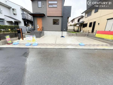 ���ԏ� ���ԃX�y�[�X��3�䕪����܂��I�Z�J���h�J�[�͂������A�o�C�N�⎩�]�ԂȂǂ��u���ꏊ�ɍ���܂���B