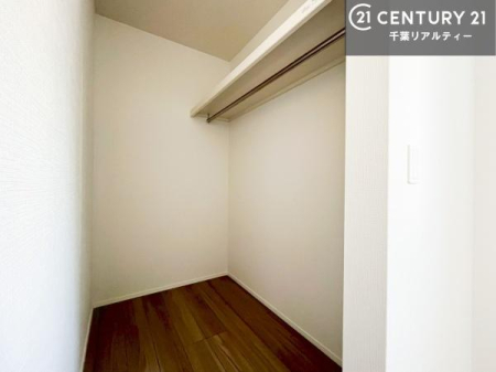 ���[ �E�H�[�N�C���N���[�[�b�g�t���ł��B��������̂��m���Ȃǂ����[���Ă��������ł��ˁI���ɂ���@�������ȂǋG�ߕ��̑傫�ȉƓd�����[�ł��܂��B