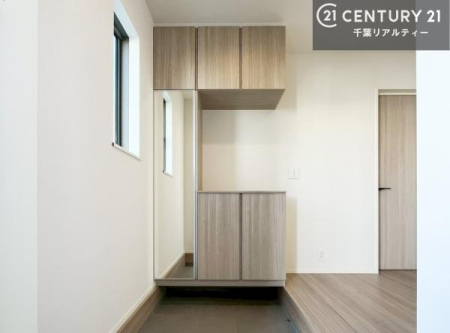 ���� �~���[�t���V���[�Y�{�b�N�X�t���Ȃ̂ŁA���ւ��Еt�����|�������₷���ł��I
�X�b�L���������ւŌ˂��J�����u�ԁA�������̂���S�n������Ԃ��o�}���Ă���܂��B