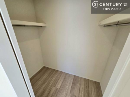 ���[ �E�H�[�N�C���N���[�[�b�g�t���ł��B��������̂��m���Ȃǂ����[���Ă��������ł��ˁI���ɂ���@�������ȂǋG�ߕ��̑傫�ȉƓd�����[�ł��܂��I