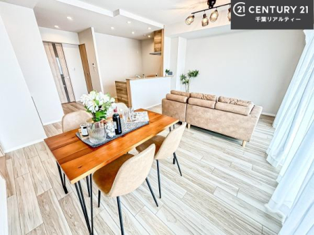 ���r���O �D�����z���܂肪���r���O����ł���ċ��S�n�̗ǂ���Ԃ����o���Ă���܂��I
���났�̎��Ԃ��߂����܂��I